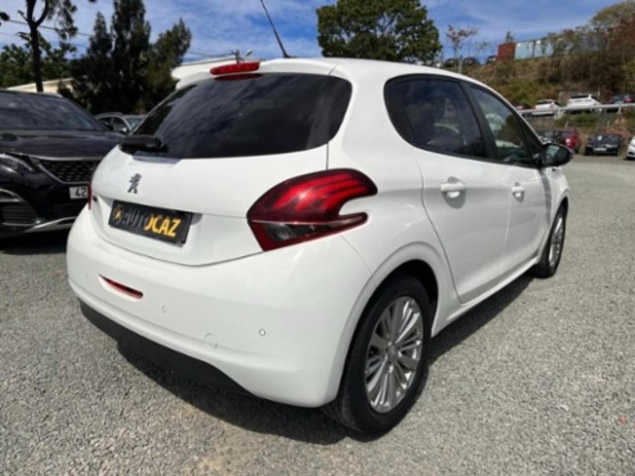 Peugeot 208 SIGNATURE 2020