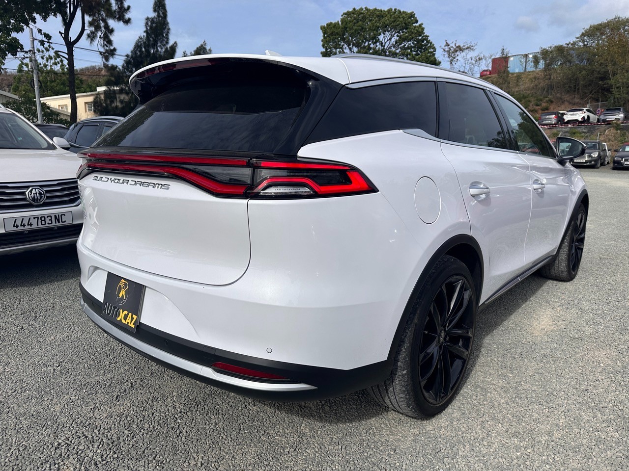 BYD S7 Électrique Nouvelle-Calédonie route brousse