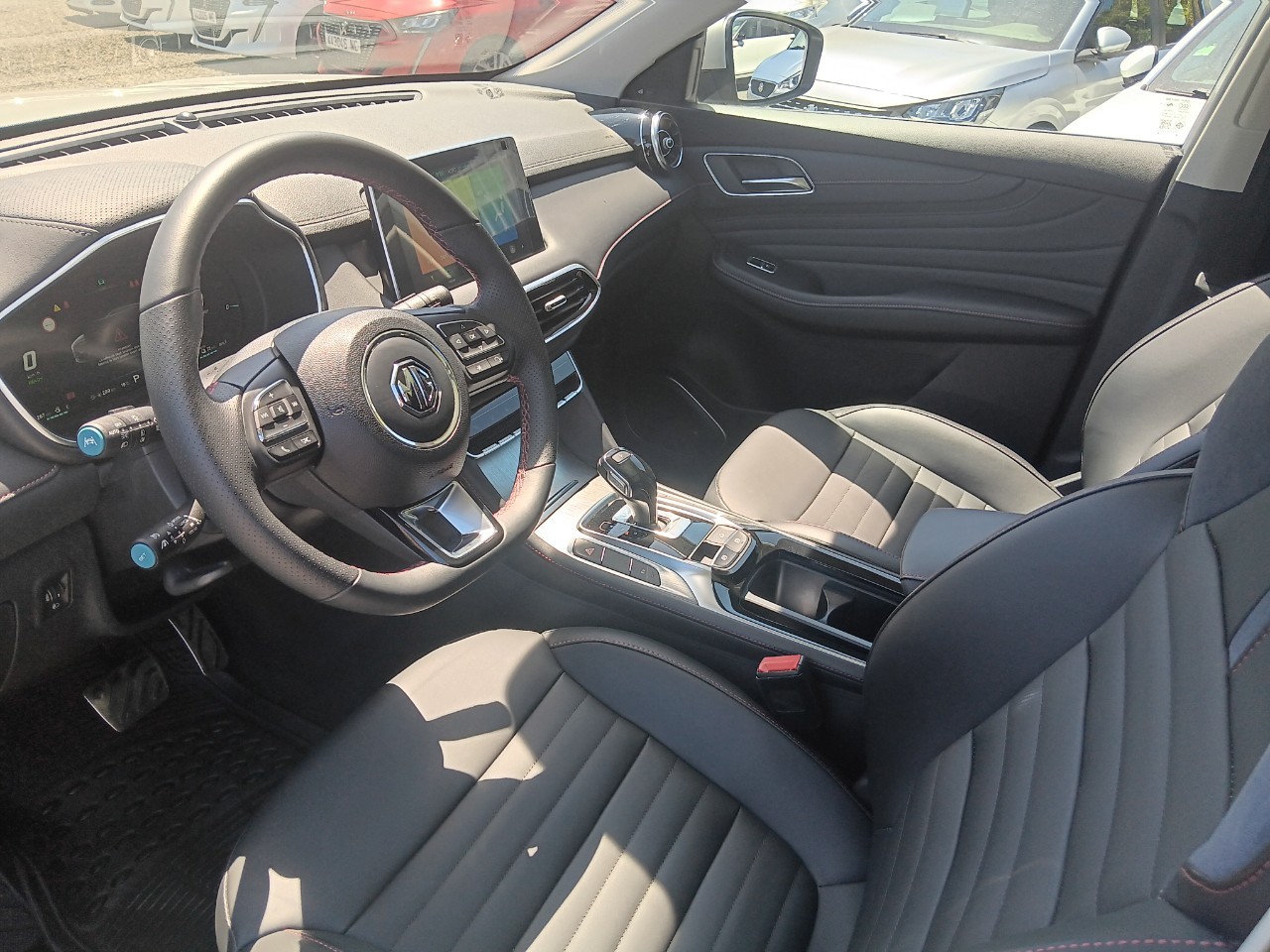 MG eHS Deluxe Rechargeable 2025 SUV