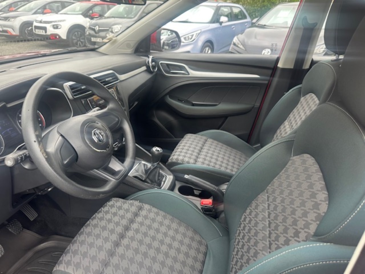 MG ZS Standard vue extérieure