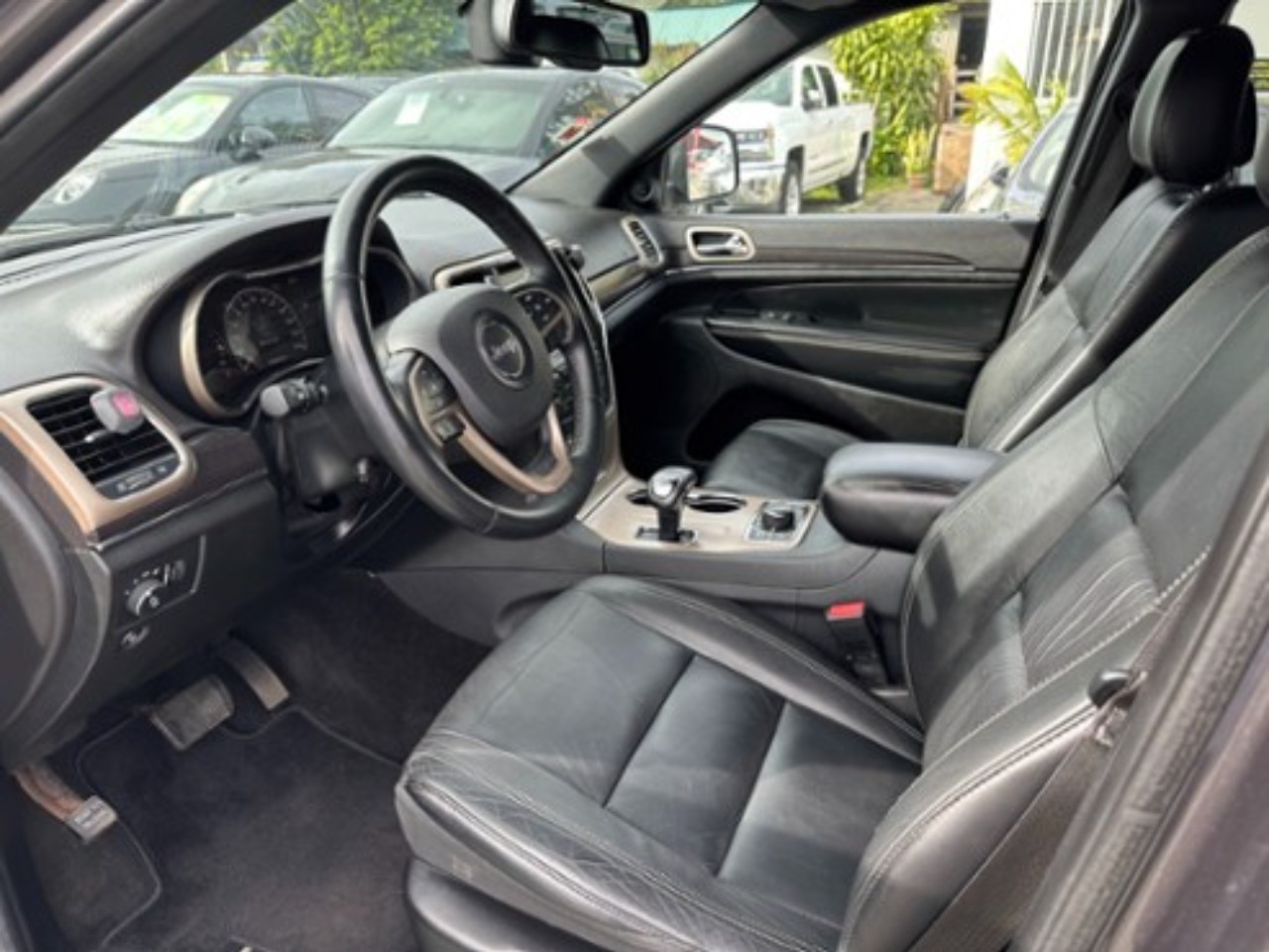 Jeep Grand Cherokee IV Limited 2014 en terrain calédonien